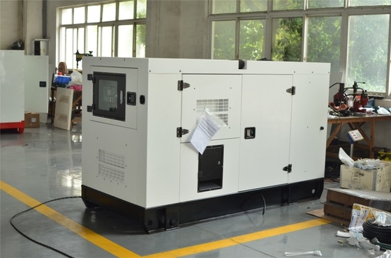 50/60HZ সাউন্ডপ্রুফ কামিন্স ডিজেল জেনারেটর ফ্যাক্টরিতে চার্জ করার জন্য সেট করা হয়েছে নীরব প্রকার